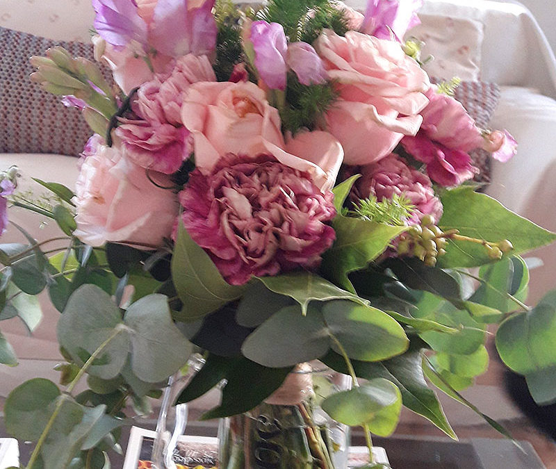 Jarrón con Rosas y Hortensias