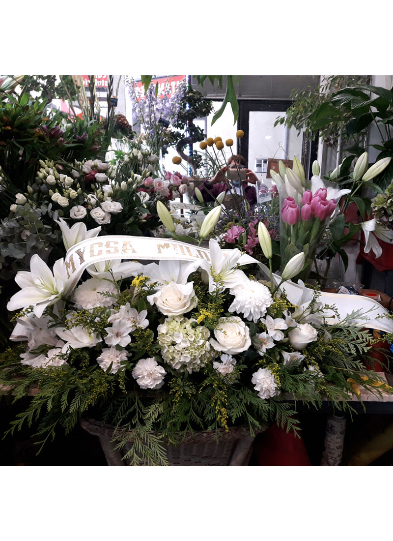 Almohadón funerario con Rosas y Hortensias blancas - FLORES GERBER