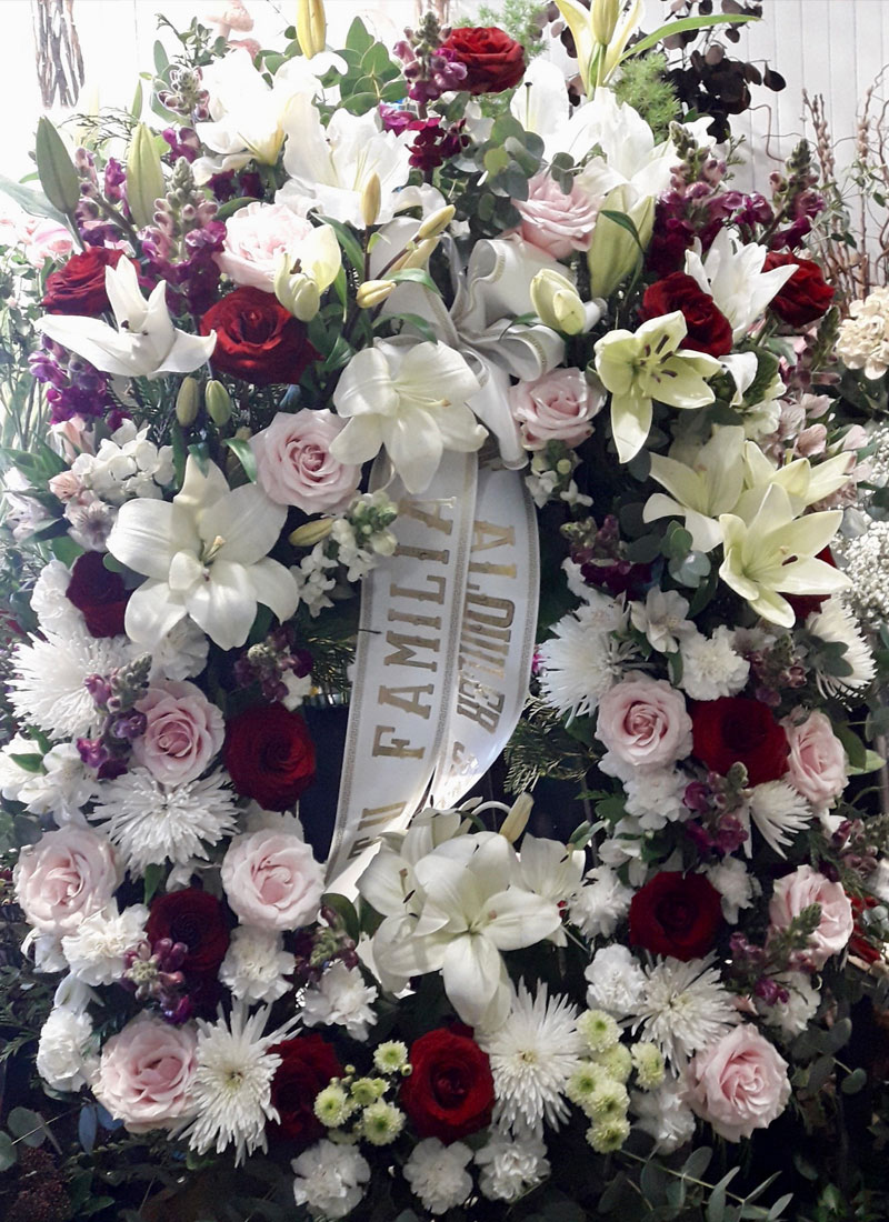 Corona Funeraria con Rosas