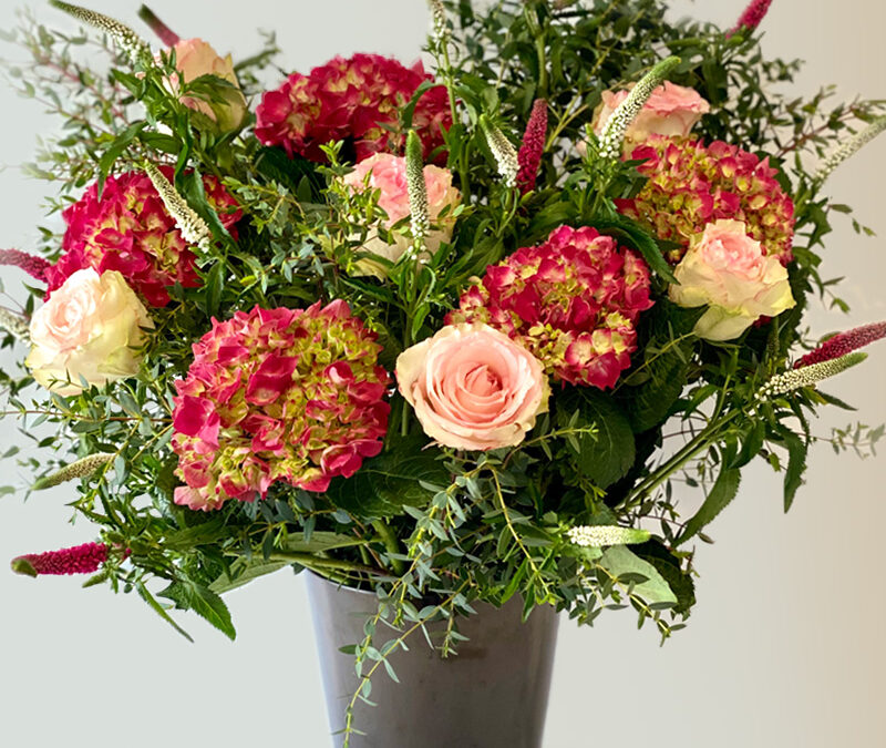Ramo de Hortensias, Rosas rosas y Verónica
