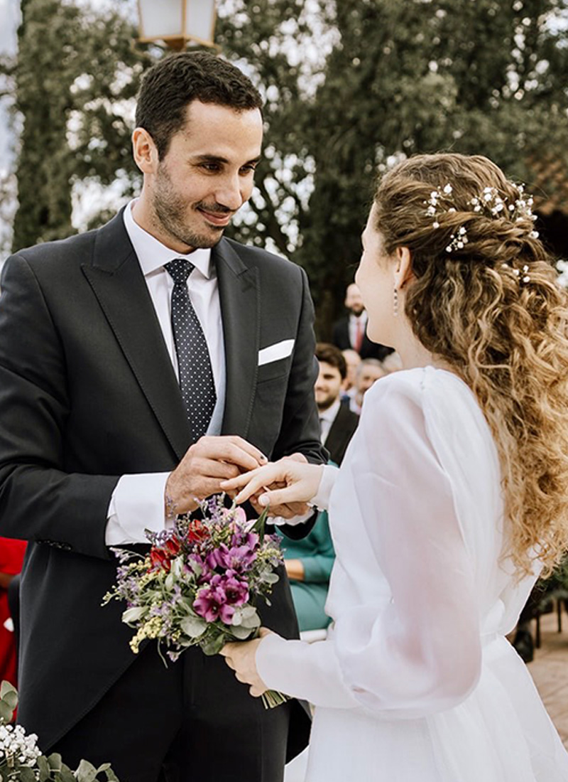 Ramo de novia en tonos morados y rojos